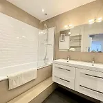 Luxury Suite - View On Arc Of Triumph